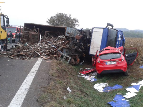 Tragická dopravná nehoda na ceste medzi Nitrou a Vrábľami