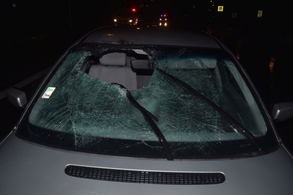 Tragický štvrtkový večer v Nitre, na Hviezdoslavovej ulici zrazili ženu, polícia hľadá svedkov