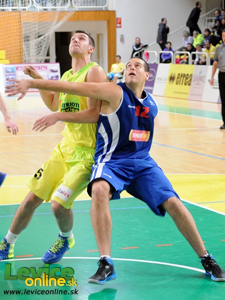 Nitrianski basketbalisti si z Levíc priviezli povinné víťazstvo